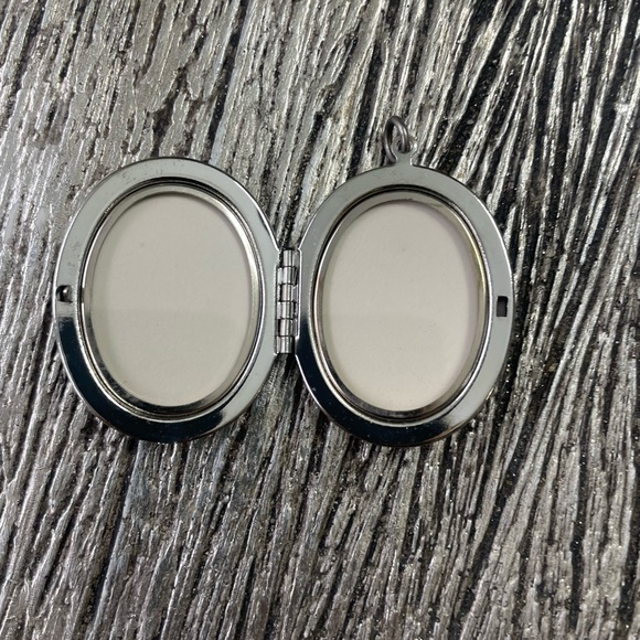 Vintage locket - Picture 2 of 2